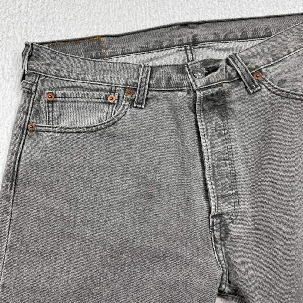 Levis Jeans Mens 33x30 Grey 501 Original Fit Button Fly Classic Streetwear